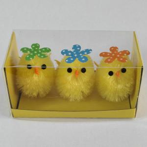 Easter chick with flower 