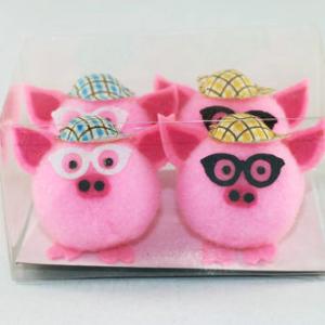 5cm pom pom pig with hat 4pk