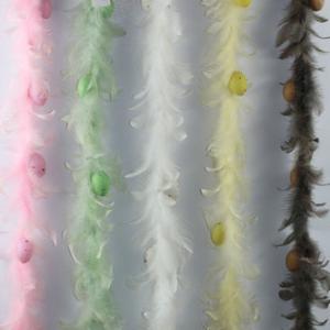 Feather boa with egg ST95503