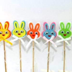 Felt bunny with stick 12BS217A1