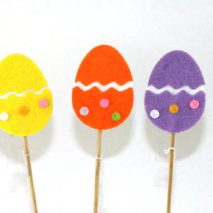 Felt egg with stick 12BS217