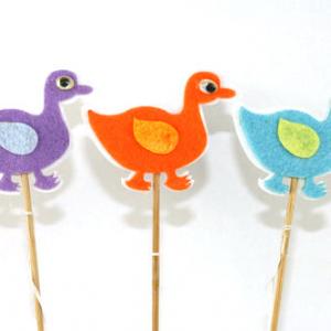 Felt goose with stick 12BS217A3