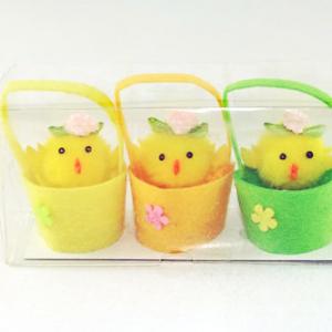Pom pom chick with flower in basket color asst.3pk